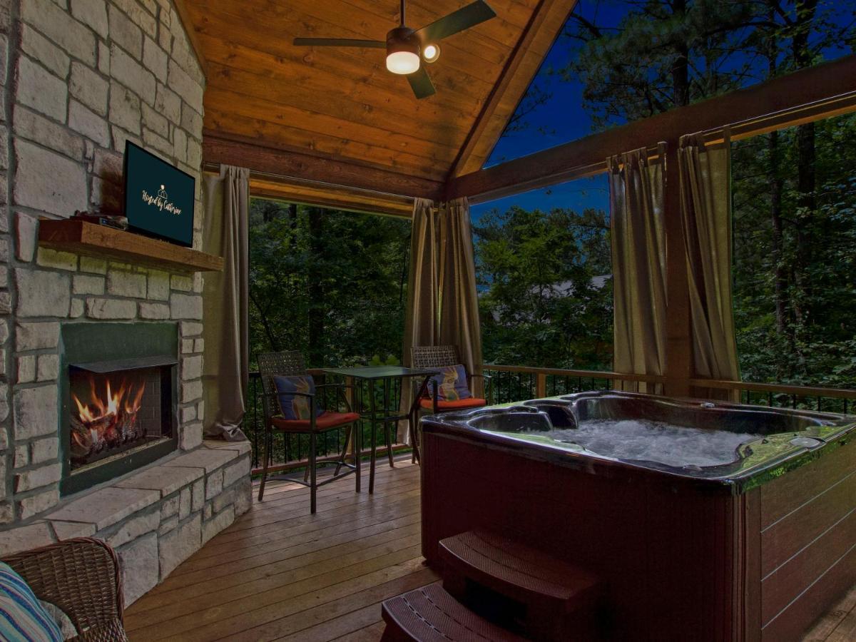 Stunning Luxury Cabin W Hot Tub And Fire Pit Holy Shiplap Is Perfect Romantic Couples Getaway Broken Bow Exterior photo