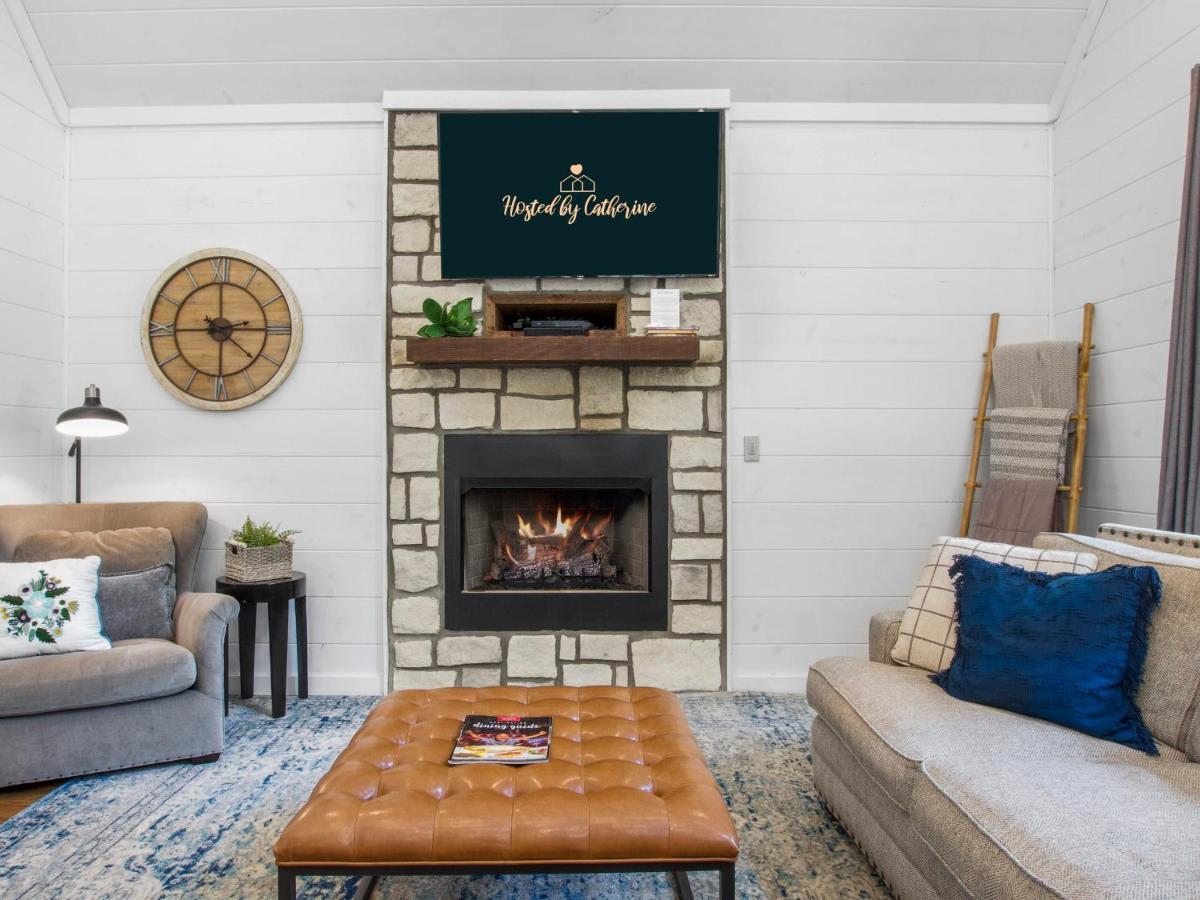 Stunning Luxury Cabin W Hot Tub And Fire Pit Holy Shiplap Is Perfect Romantic Couples Getaway Broken Bow Exterior photo