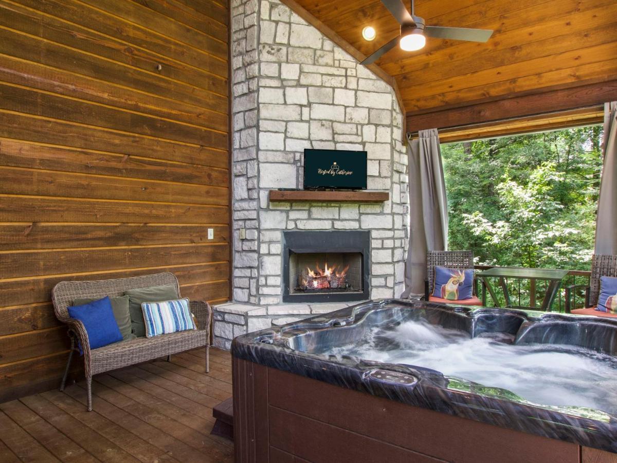 Stunning Luxury Cabin W Hot Tub And Fire Pit Holy Shiplap Is Perfect Romantic Couples Getaway Broken Bow Exterior photo